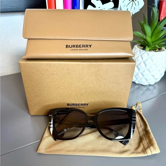 Burberry | Accessories | Burberry Black White Checked Meryl  display picture 1
